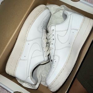 White Nike Air Force 1